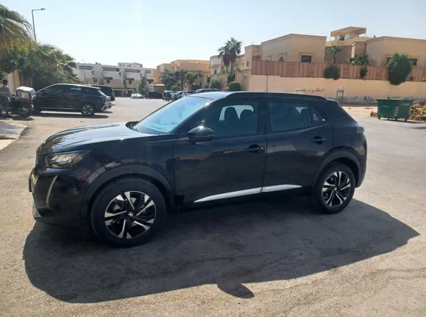Car image 7