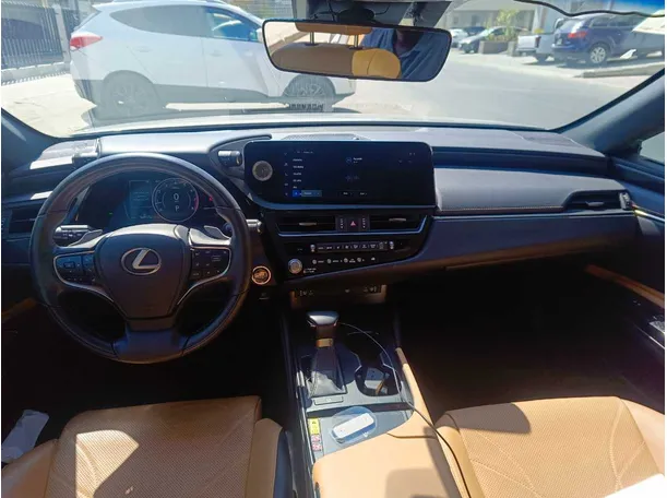 Car image 22