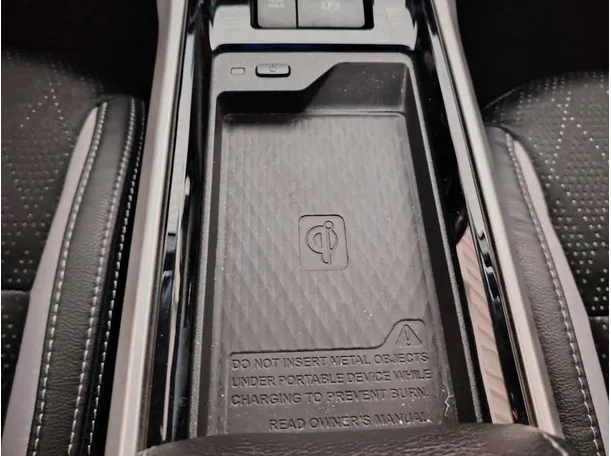 Car image 25
