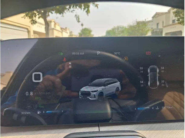 Car image 18