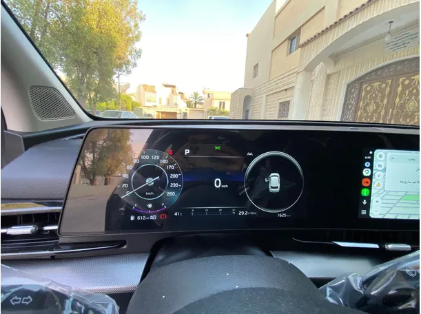 Car image 16