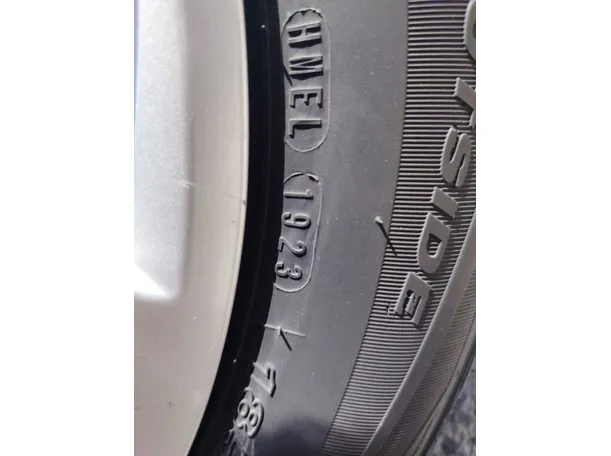 Car image 29