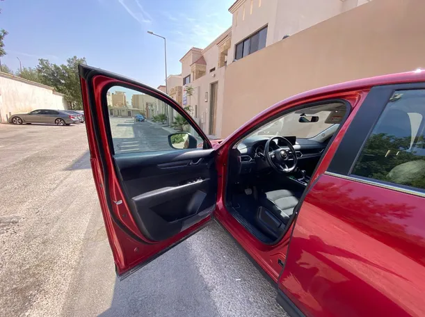 Car image 10