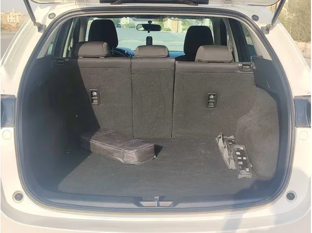 Car image 26