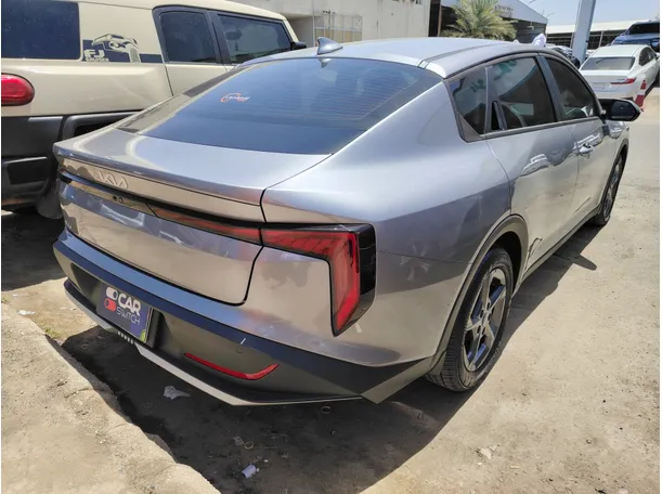 Car image 5