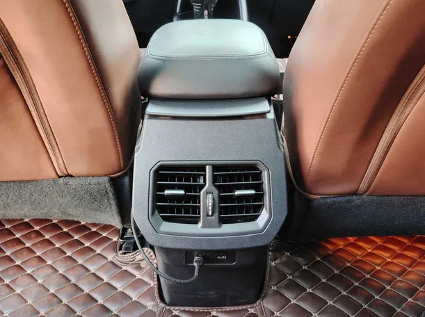 Car image 36