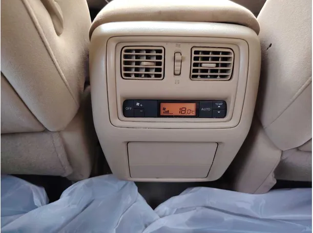 Car image 27