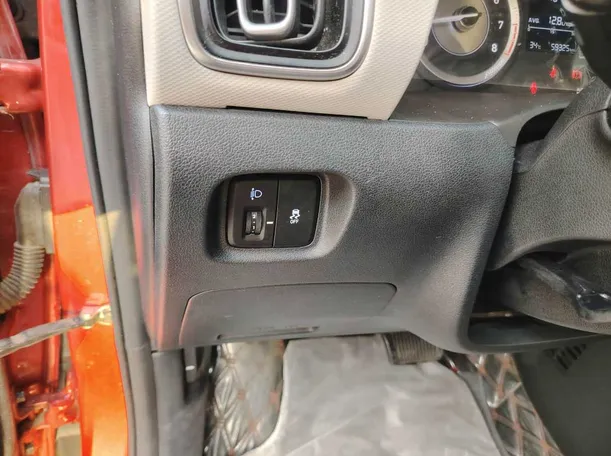 Car image 35