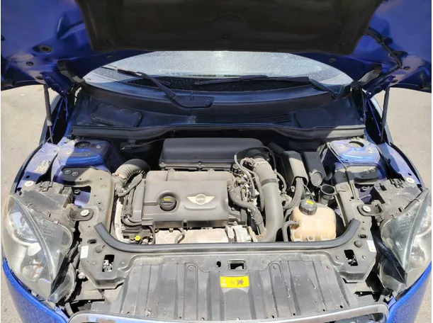 Car image 32