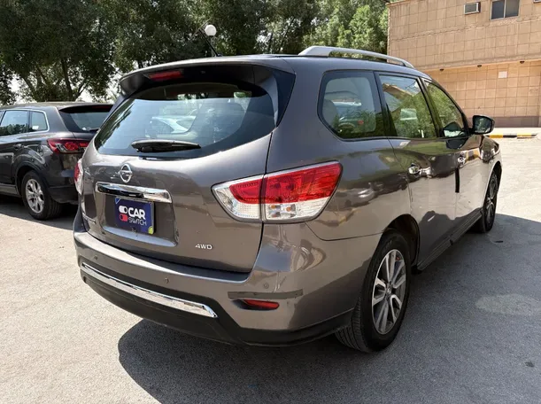 Car image 5