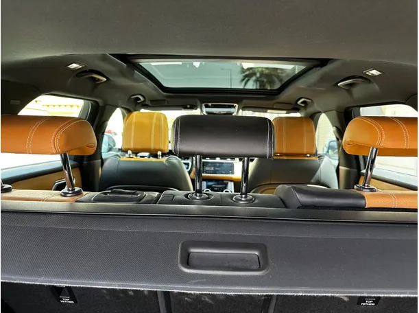 Car image 24