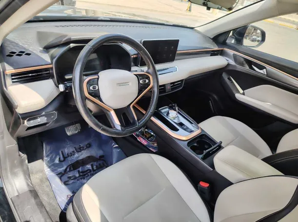Car image 13