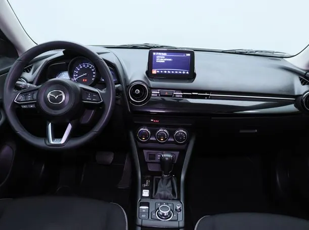 Car image 14