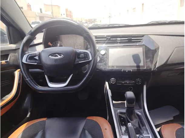 Car image 19