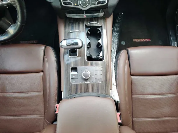 Car image 21