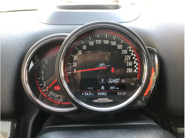 Car image 17
