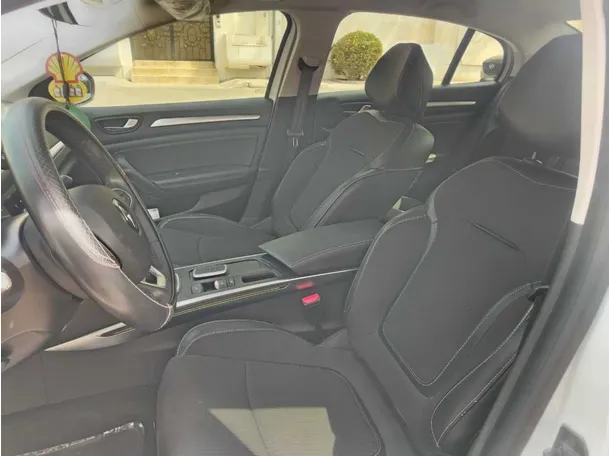 Car image 40