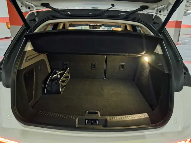 Car image 34