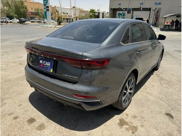 Car image 5