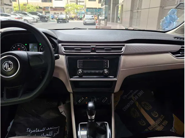 Car image 17