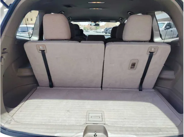 Car image 25