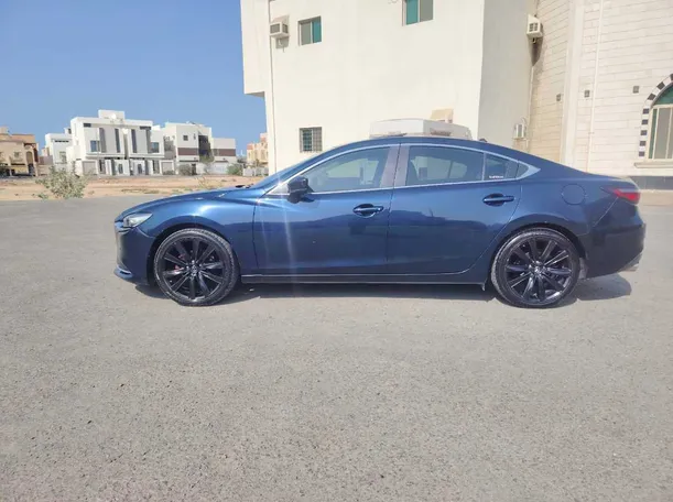 Car image 8