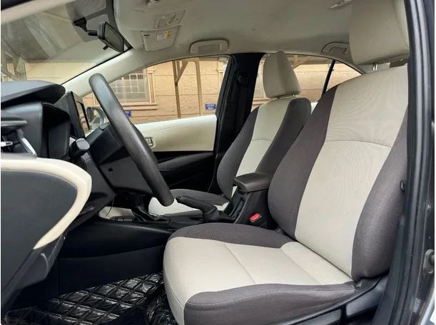 Car image 12
