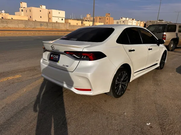 Car image 5