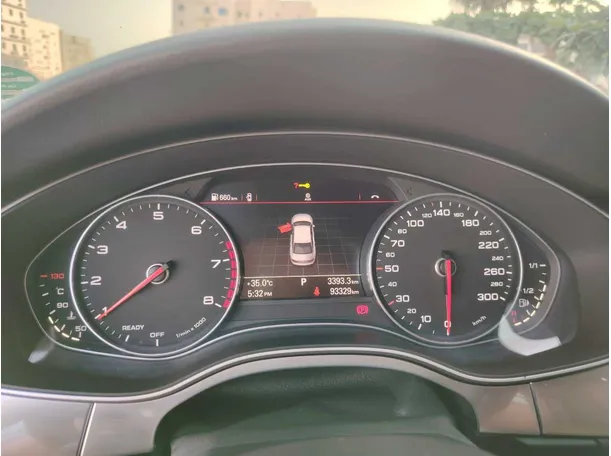 Car image 28