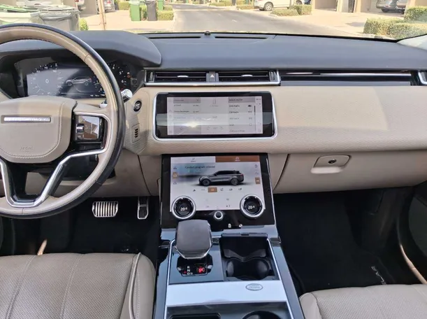 Car image 16