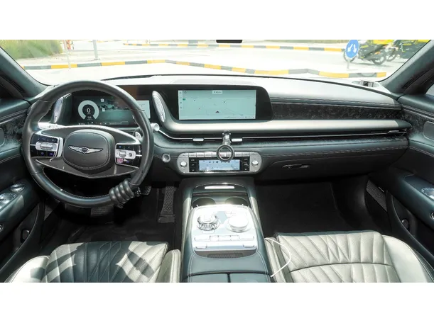 Car image 5