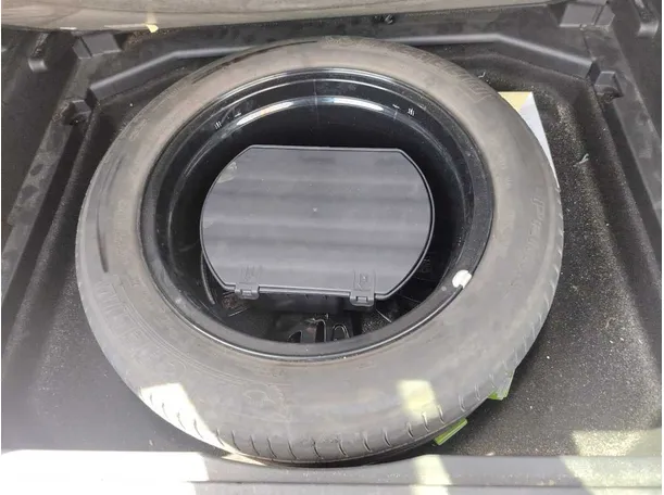 Car image 46