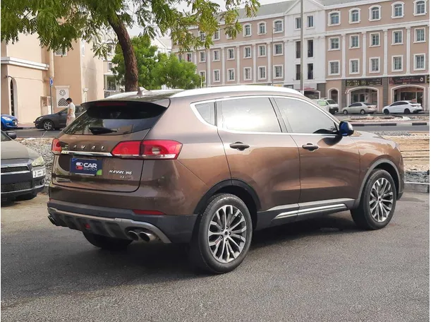 Car image 5
