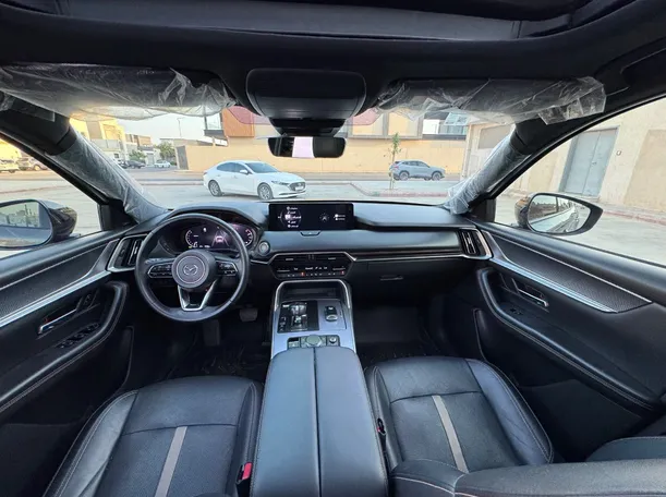 Car image 16