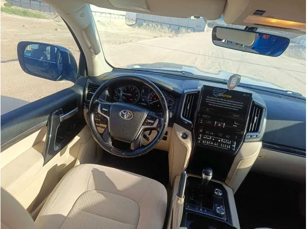 Car image 21