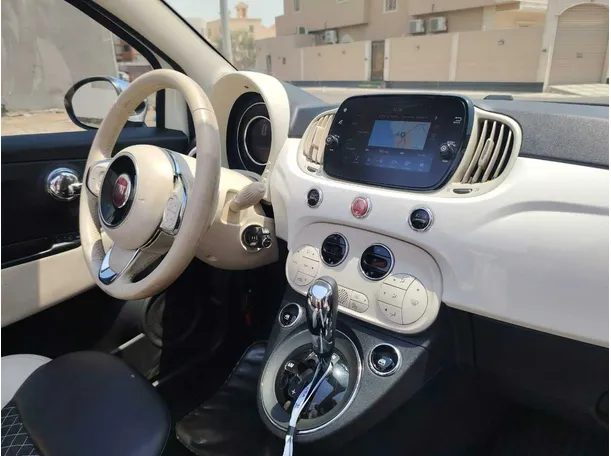 Car image 17