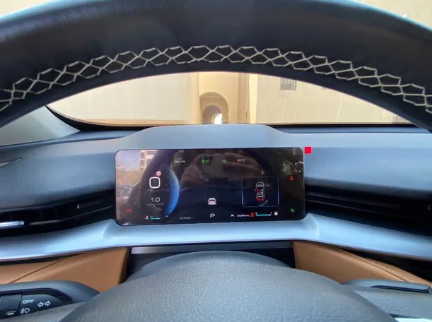 Car image 19