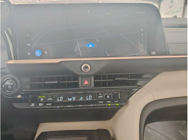 Car image 25