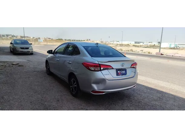 Car image 6