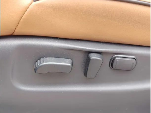 Car image 38