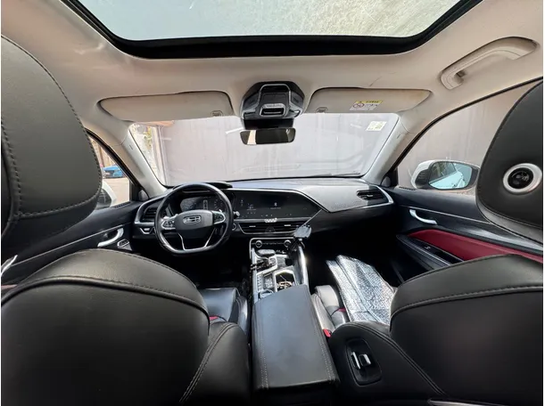 Car image 14