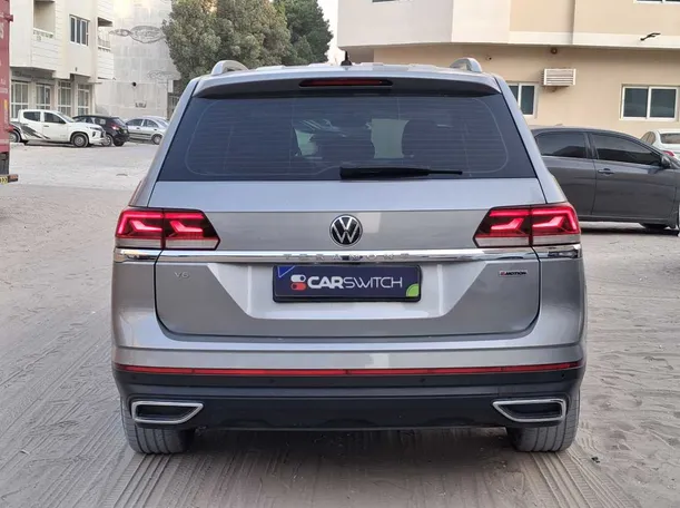 Car image 6