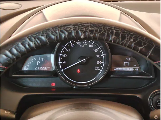 Car image 25
