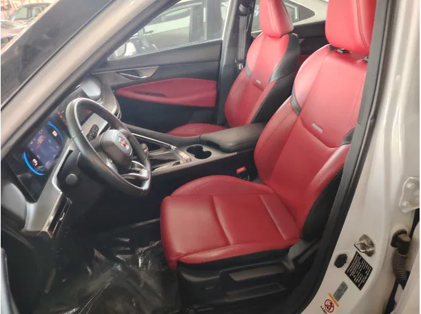 Car image 13
