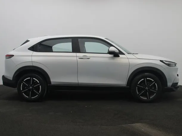 Car image 13
