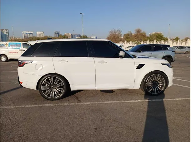Car image 8