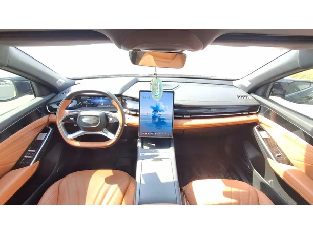 Car image 15