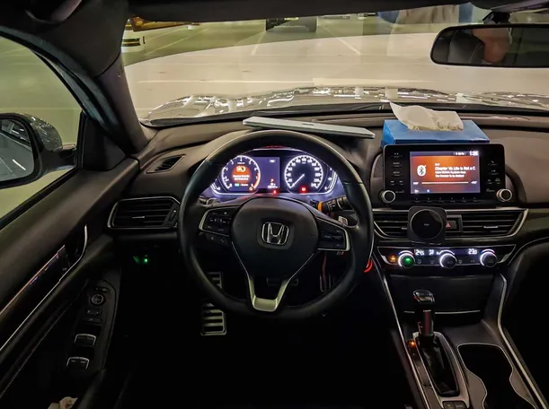 Car image 17
