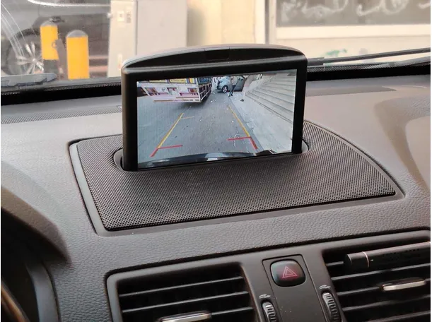 Car image 25