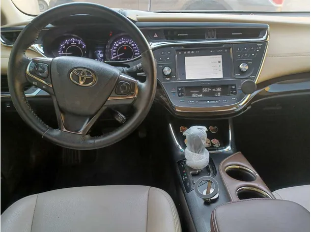 Car image 16